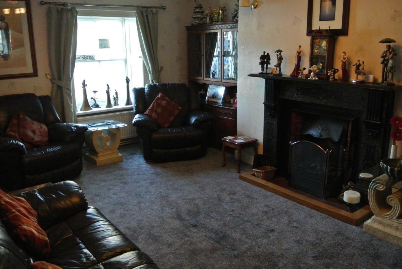 Old Castle Farm Guest House Brecon Exteriör bild