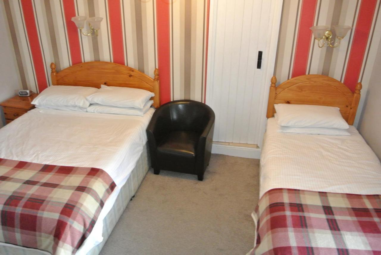 Old Castle Farm Guest House Brecon Exteriör bild