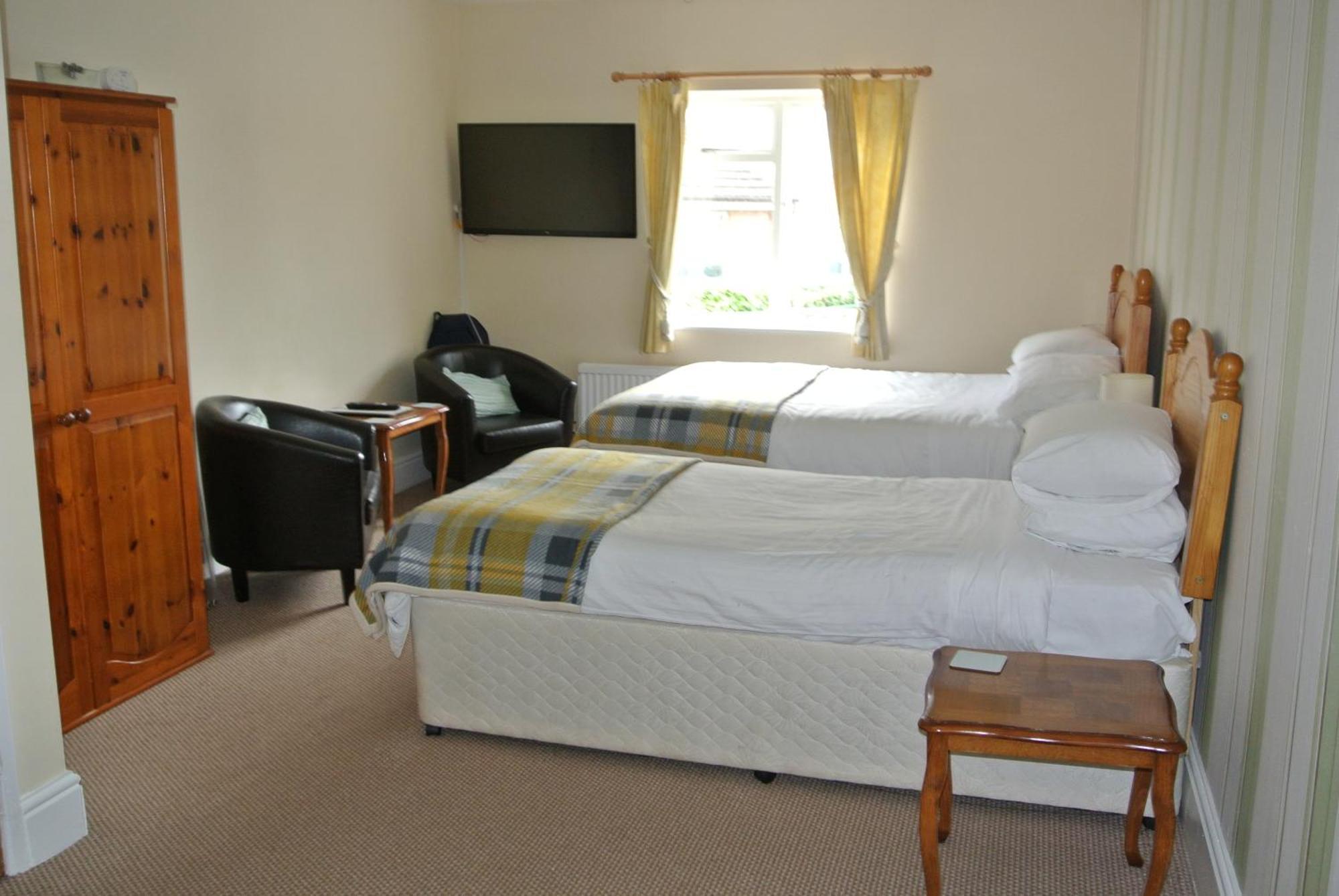 Old Castle Farm Guest House Brecon Exteriör bild