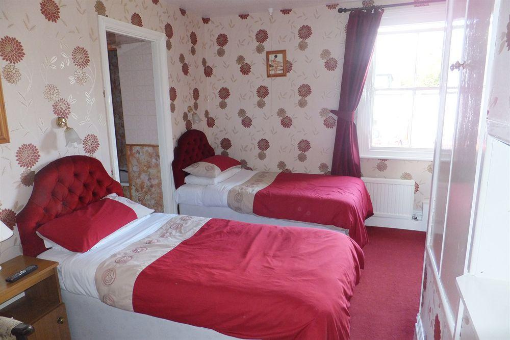 Old Castle Farm Guest House Brecon Exteriör bild
